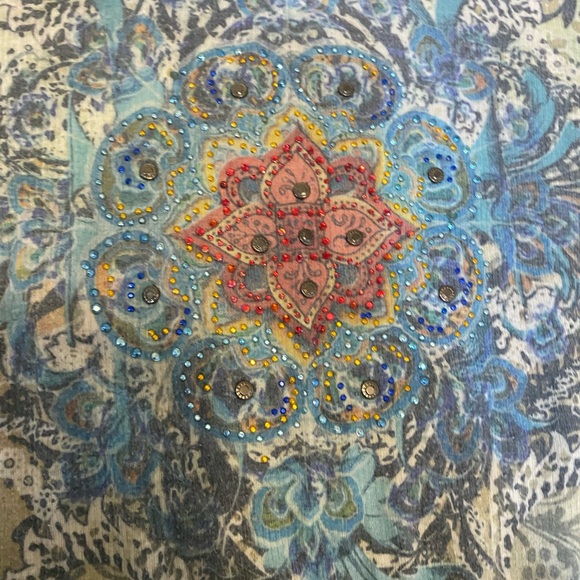 Fitted long sleeve design with jewels bundle - Picture 6 of 7